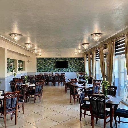Hotel Stara Gorzelnia Licheń Buitenkant foto