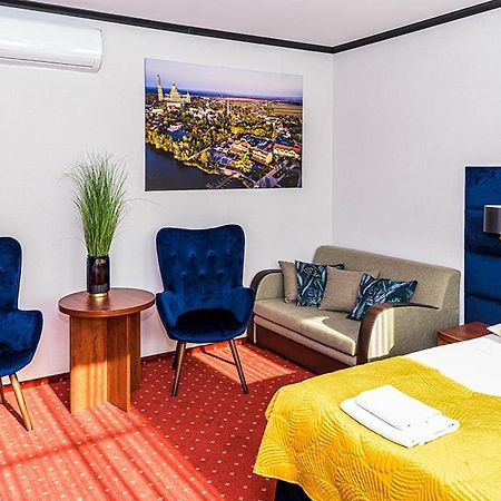 Hotel Stara Gorzelnia Licheń Buitenkant foto