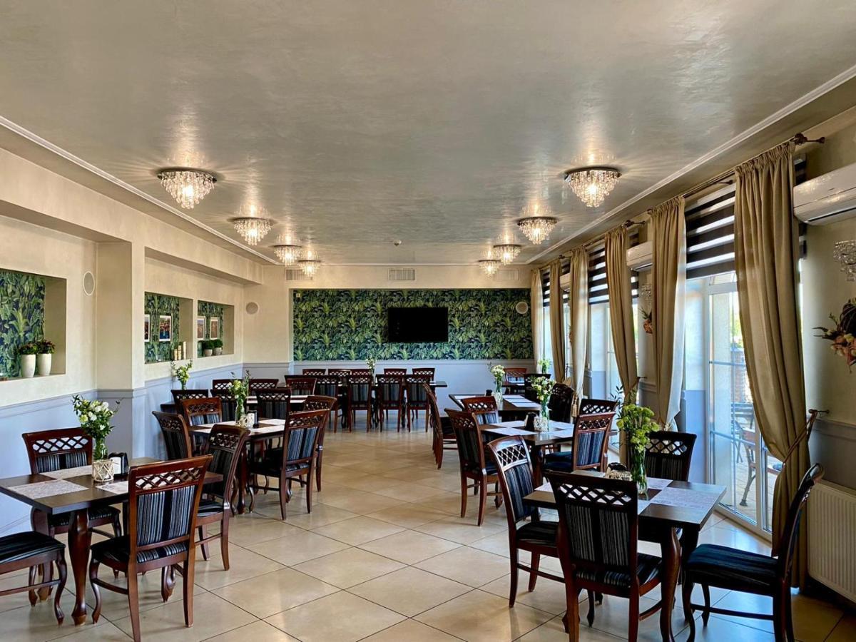 Hotel Stara Gorzelnia Licheń Buitenkant foto