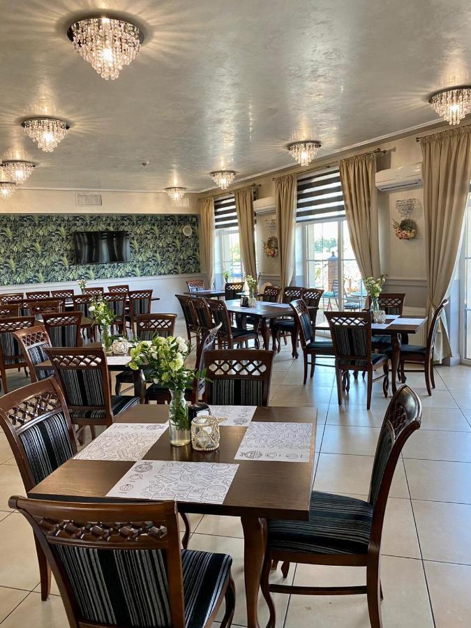 Hotel Stara Gorzelnia Licheń Buitenkant foto
