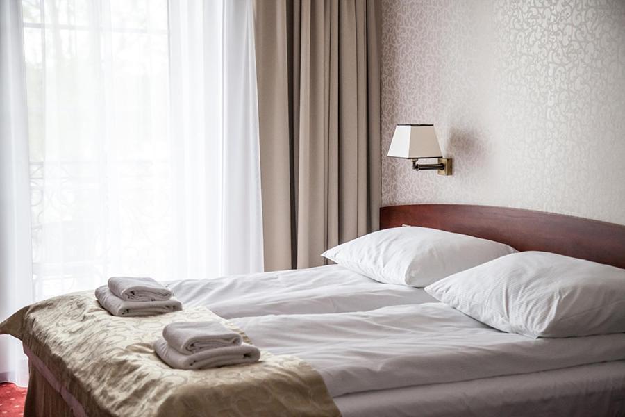 Hotel Stara Gorzelnia Licheń Buitenkant foto