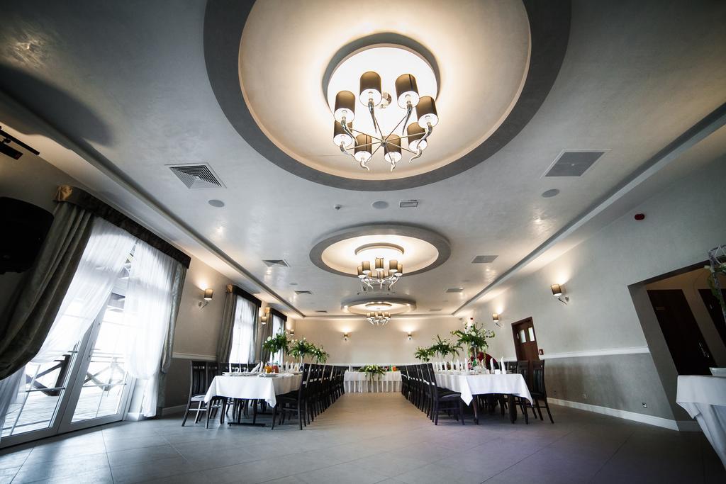 Hotel Stara Gorzelnia Licheń Buitenkant foto
