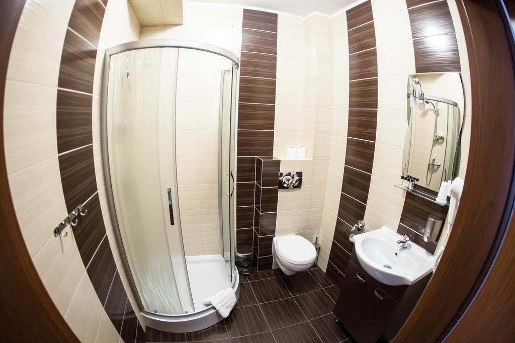 Hotel Stara Gorzelnia Licheń Kamer foto