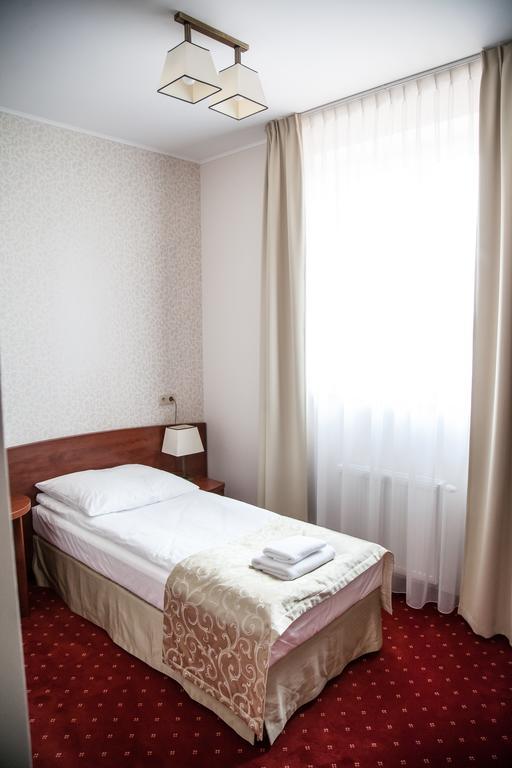 Hotel Stara Gorzelnia Licheń Kamer foto