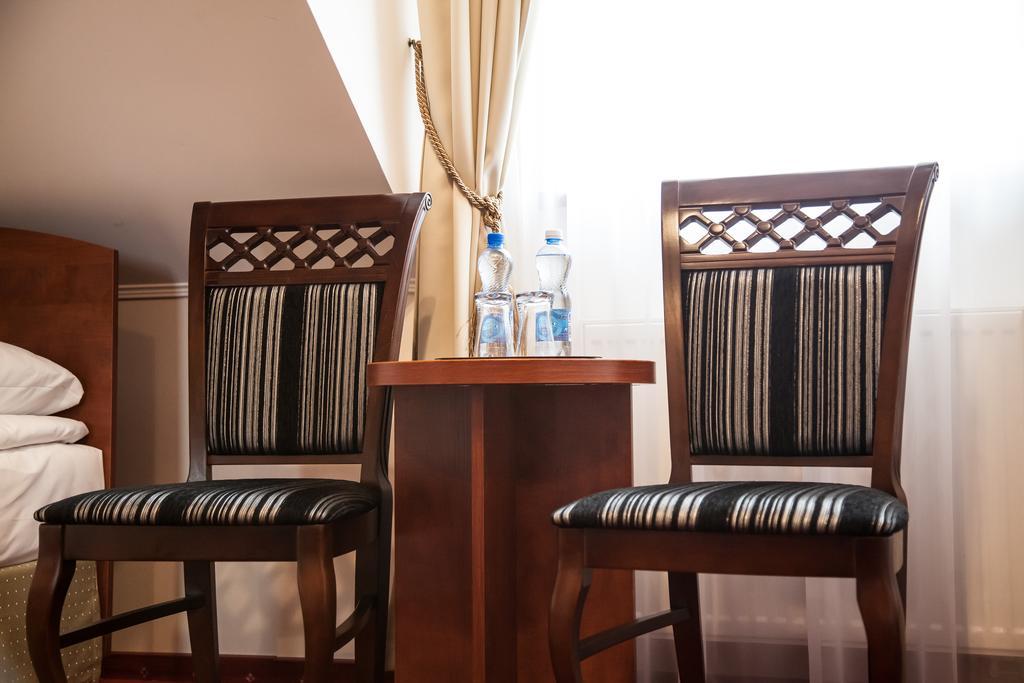 Hotel Stara Gorzelnia Licheń Kamer foto