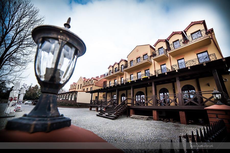 Hotel Stara Gorzelnia Licheń Buitenkant foto