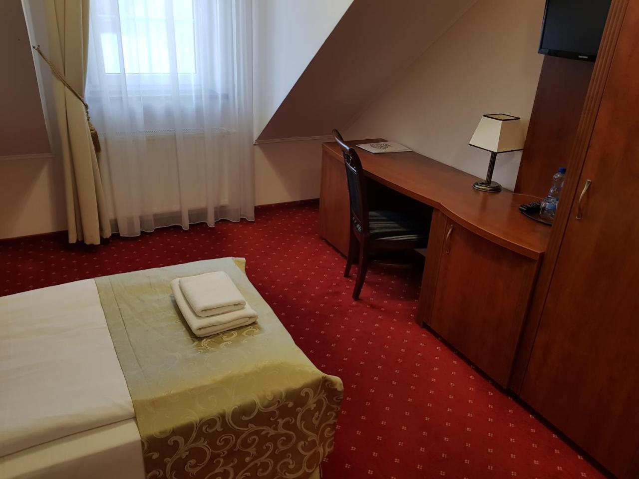 Hotel Stara Gorzelnia Licheń Buitenkant foto